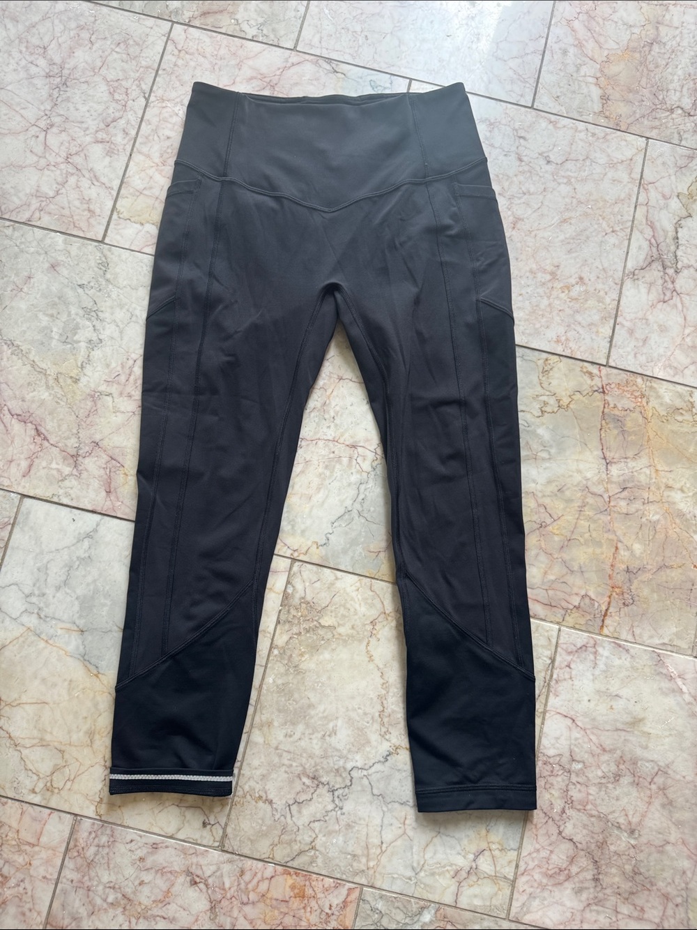 Lululemon Cropped Active Leggings